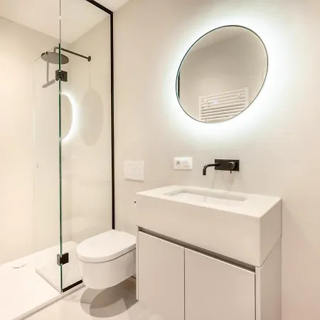 Huswell - Modern Renovated In The Vibrant Heart Of アパート *
